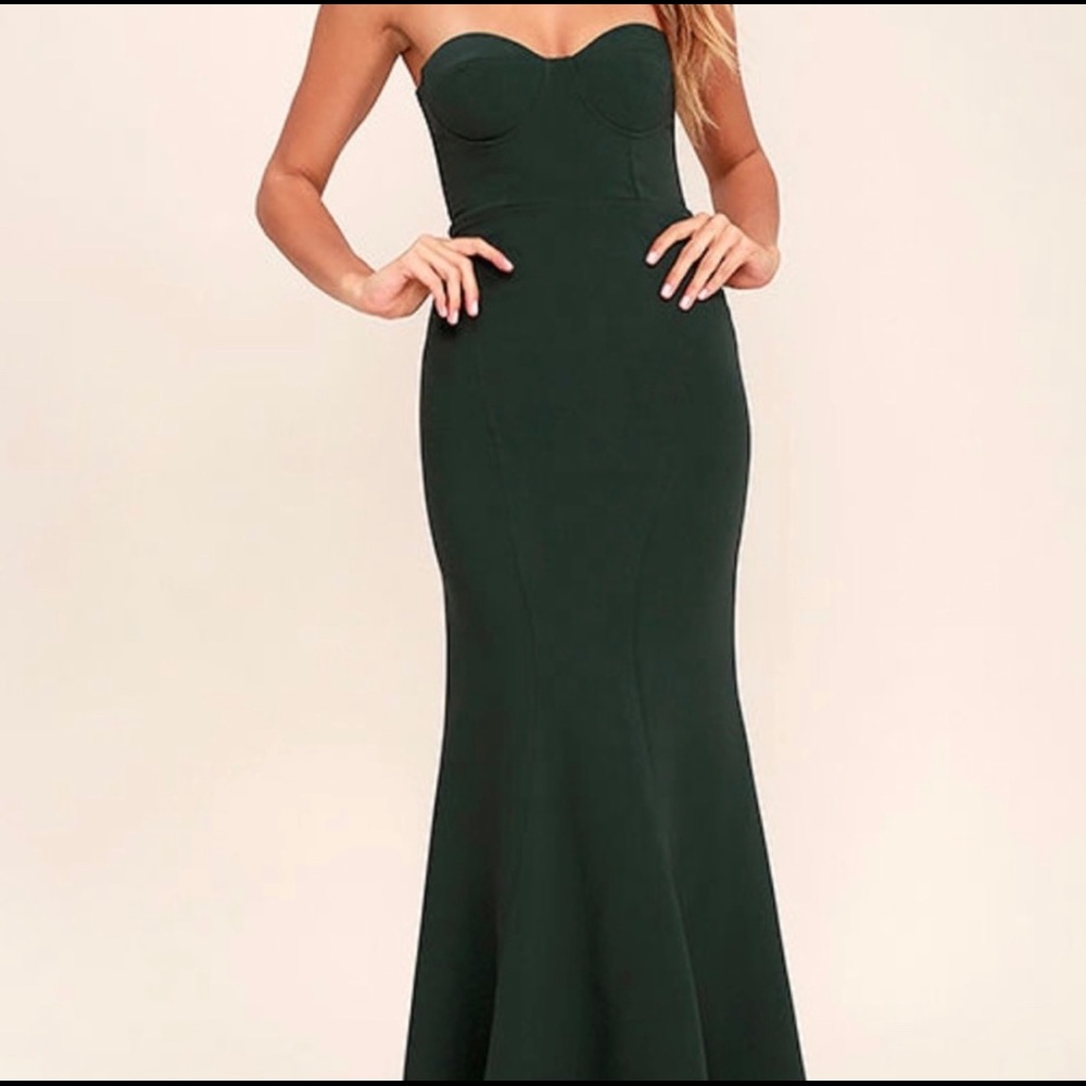 Lulu’s Navy Fit and flair formal gown size L